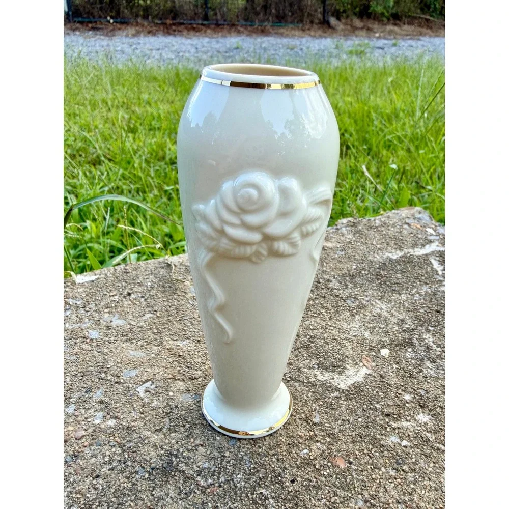 Lenox Rose Blossom Vase Fine Ivory China 24K Gold Trim Raised Relief Floral 7.5